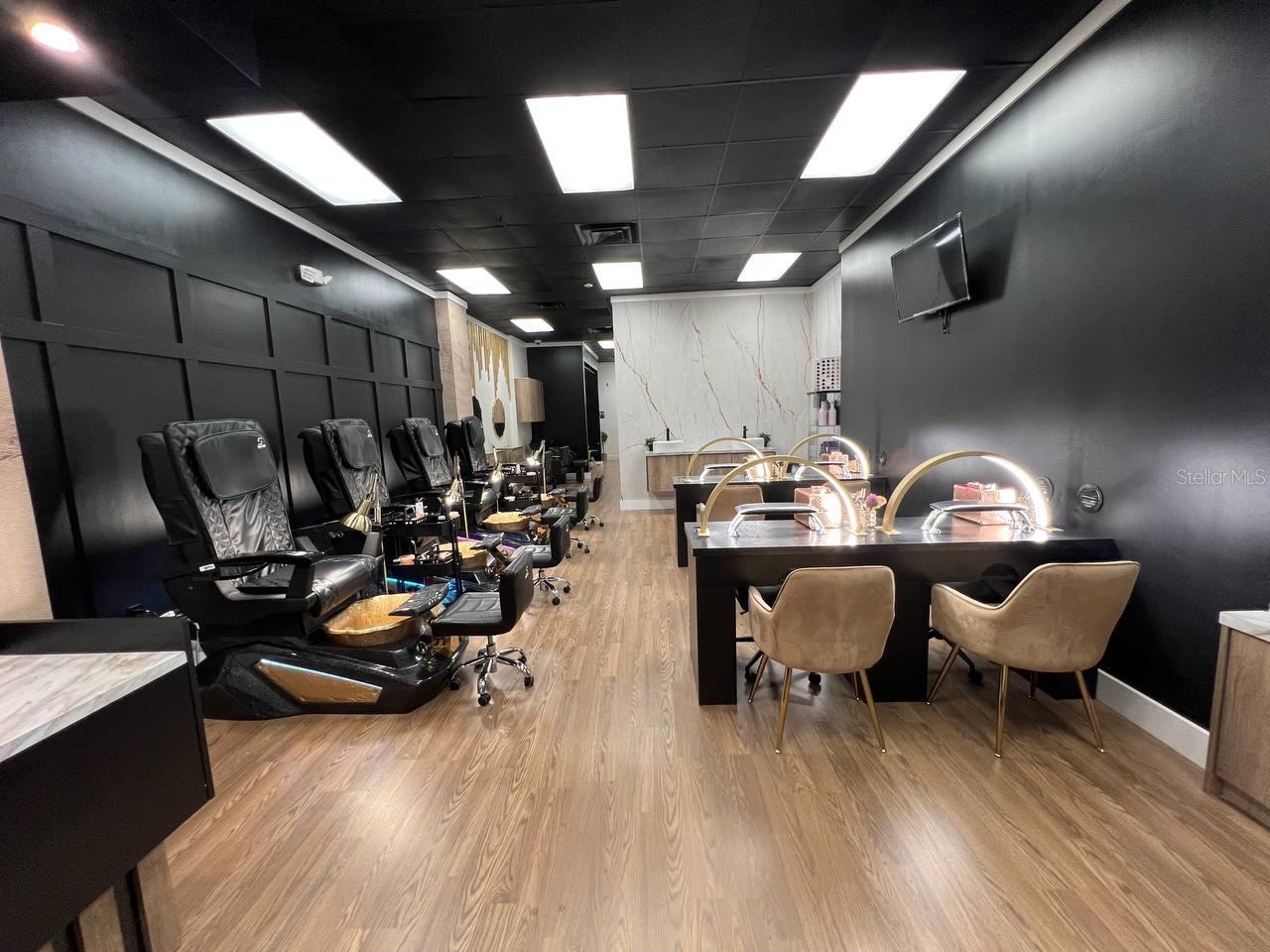 HUNTERS CREEK TR REP - Commercial Sale