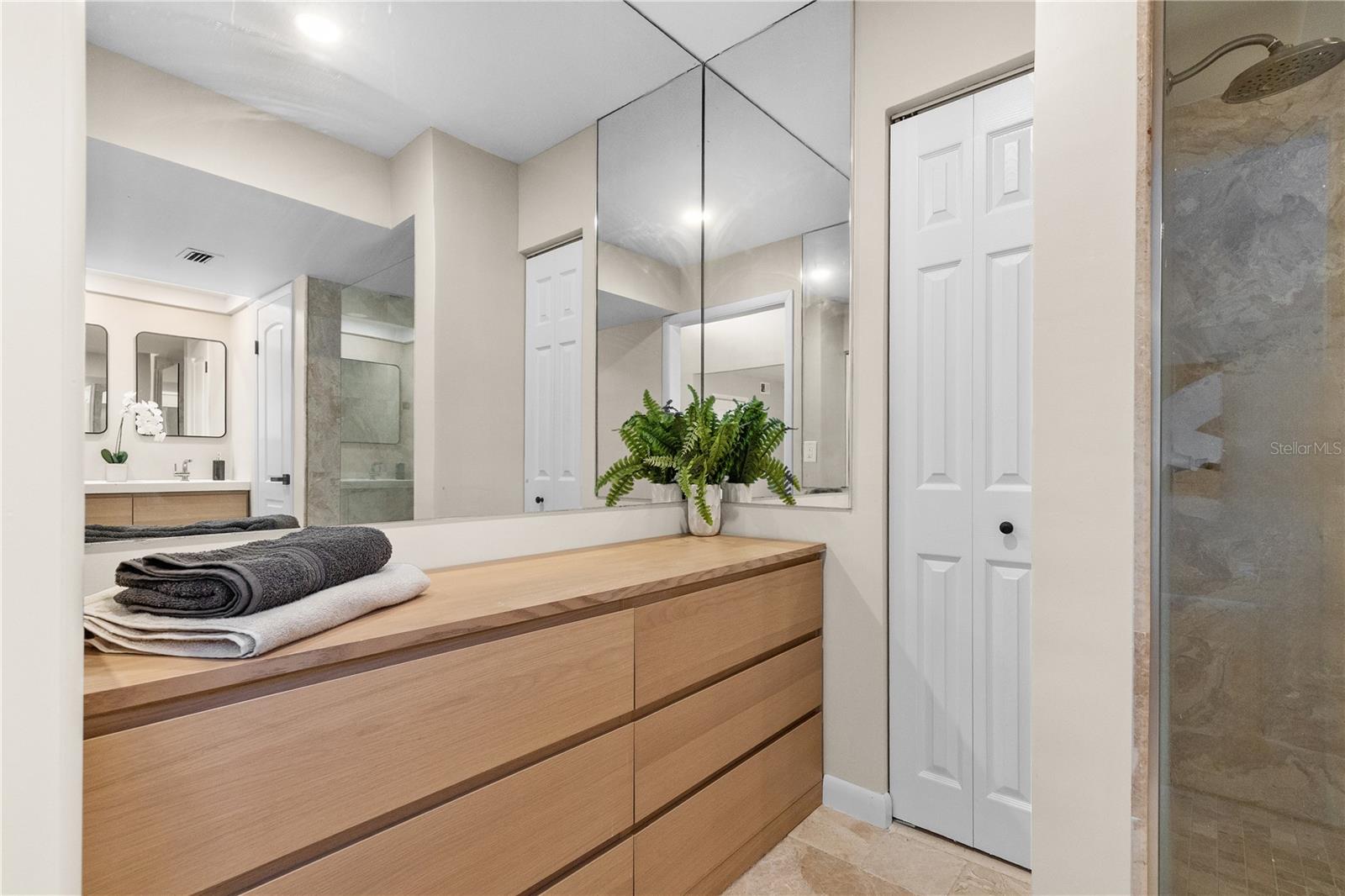 CARROLLWOOD VILLAGE FAIRWAY TO - Residential