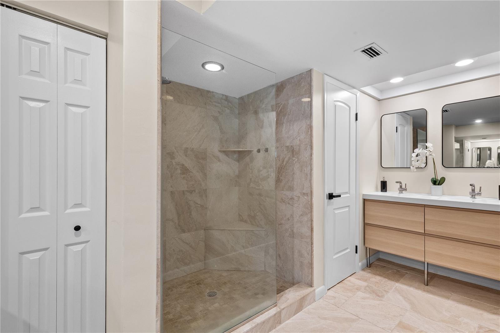 CARROLLWOOD VILLAGE FAIRWAY TO - Residential