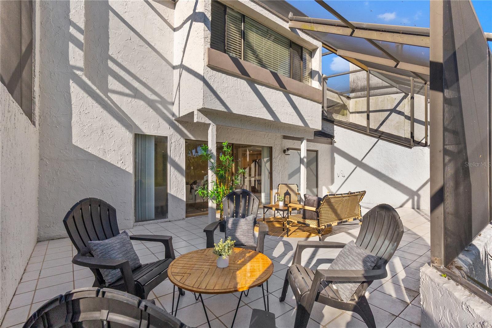 CARROLLWOOD VILLAGE FAIRWAY TO - Residential