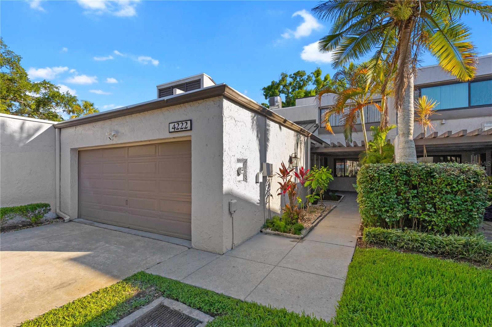 CARROLLWOOD VILLAGE FAIRWAY TO - Residential