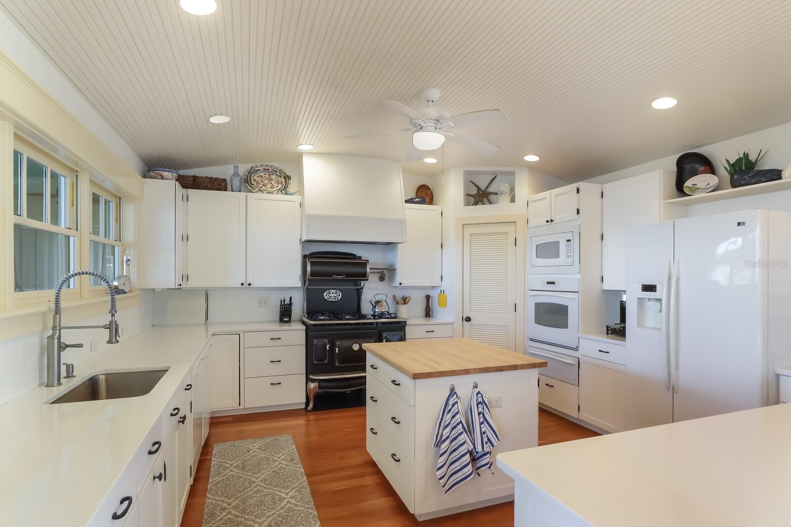 EAST SHORE ACRES - Residential