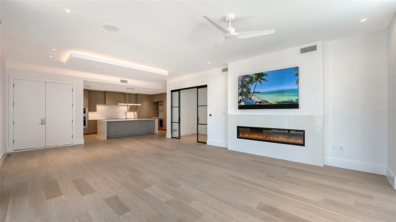 PENINSULA SARASOTA - Residential