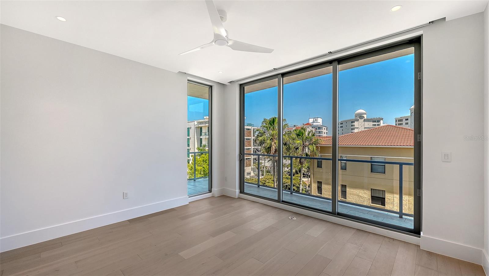 PENINSULA SARASOTA - Residential