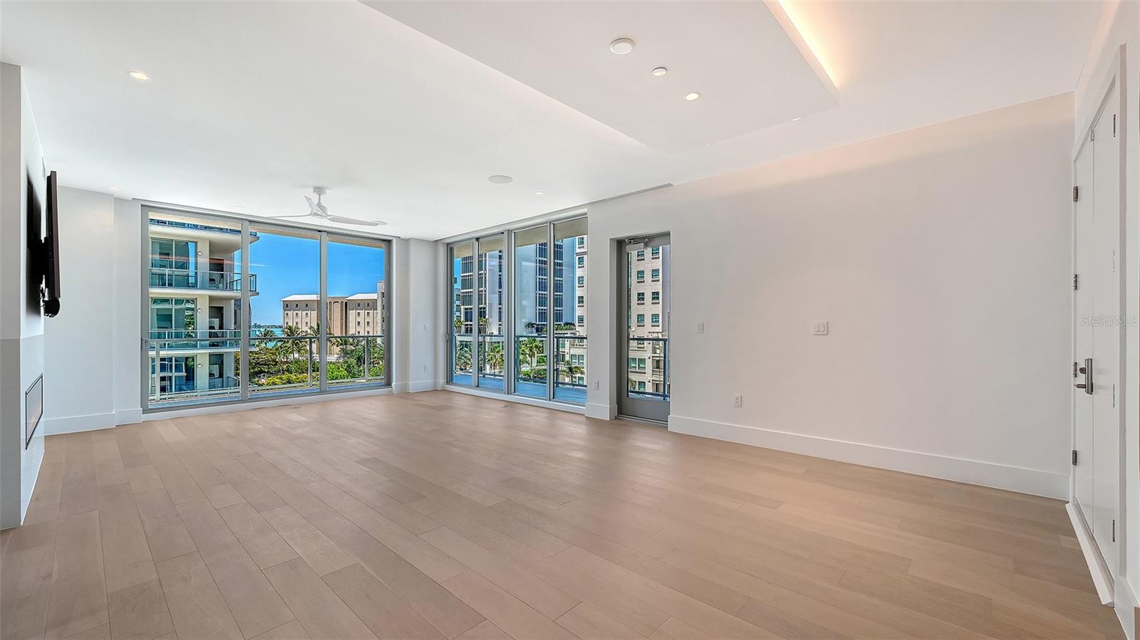 253 GOLDEN GATE POINT 401