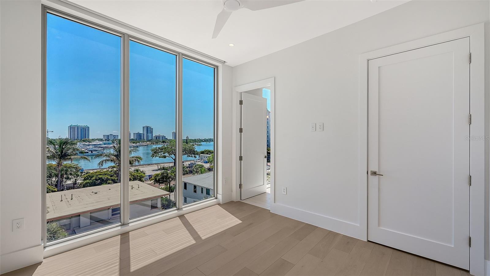 PENINSULA SARASOTA - Residential