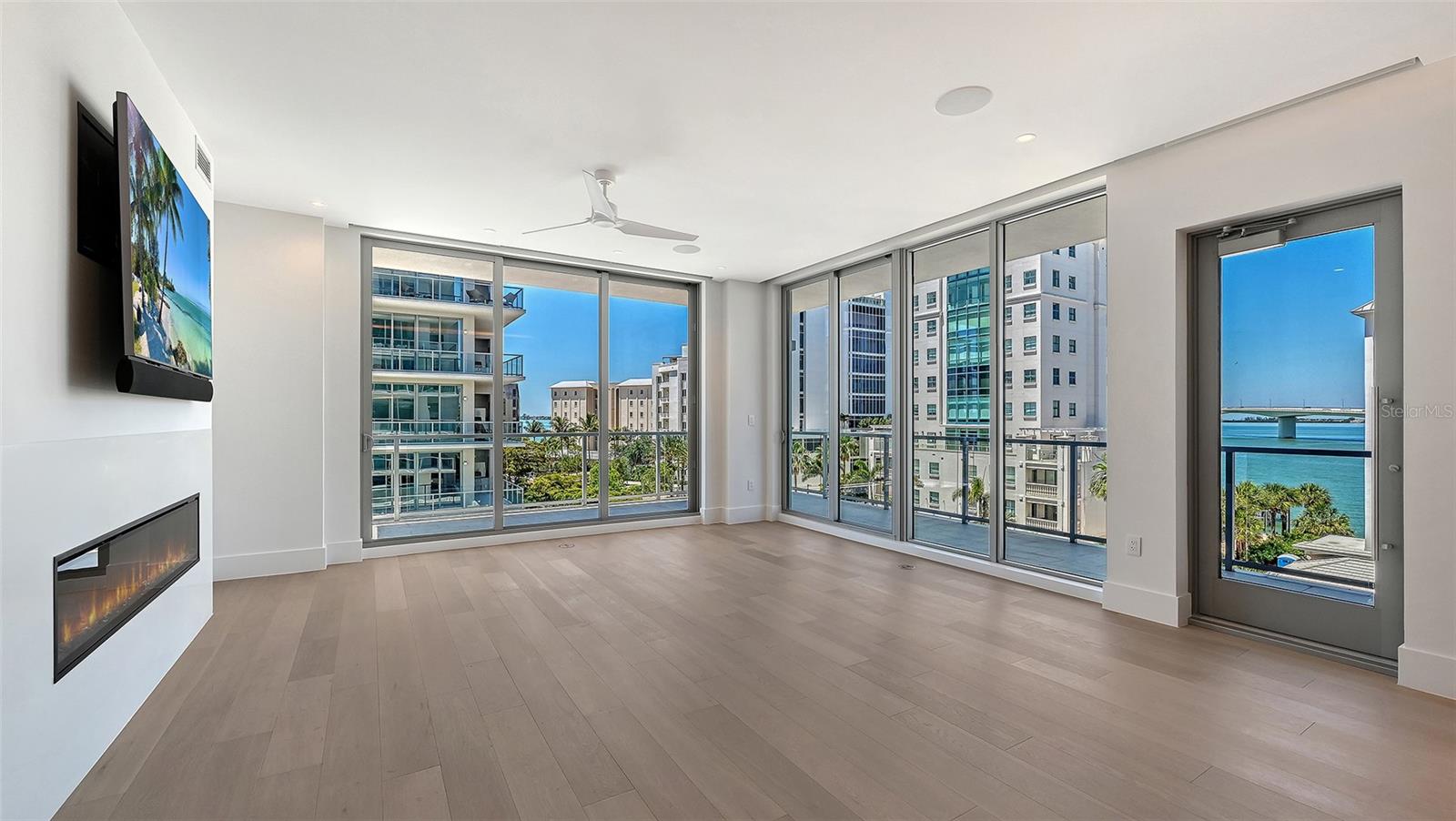 253 GOLDEN GATE POINT 401