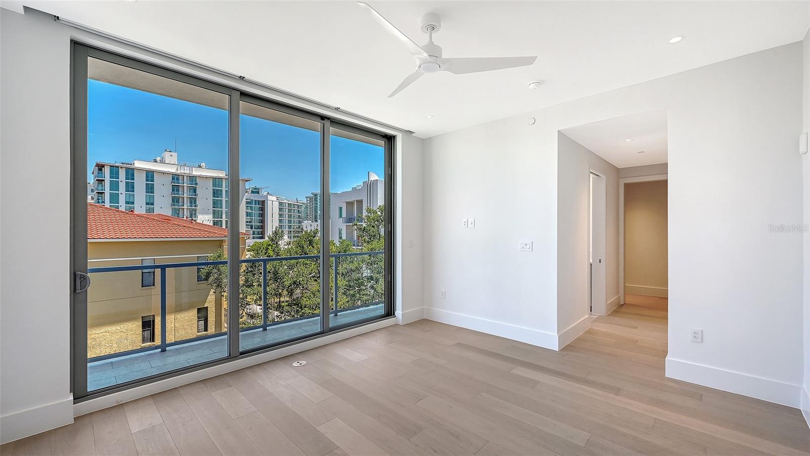 PENINSULA SARASOTA - Residential