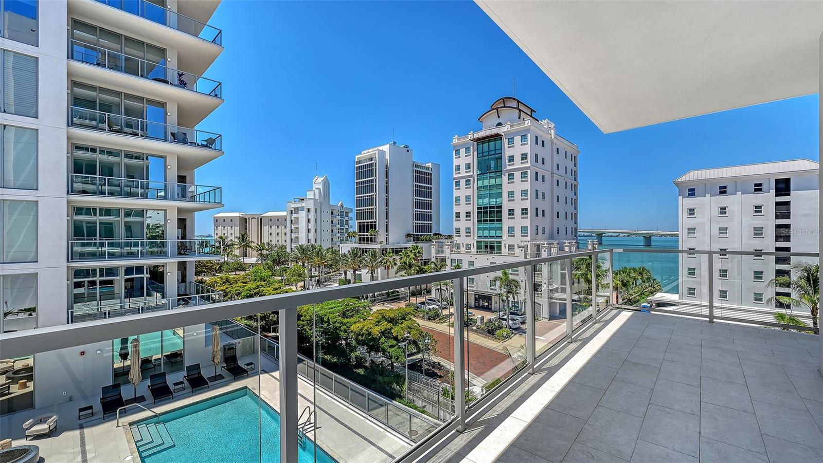 PENINSULA SARASOTA - Residential