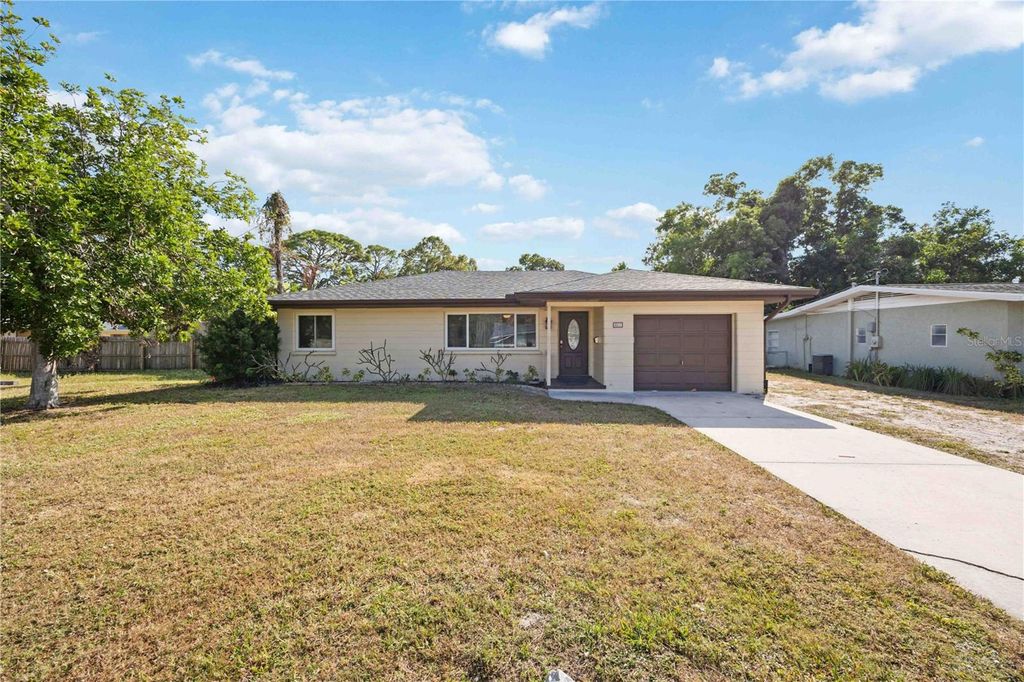 Photo of 2811 17th Avenue W, Bradenton, FL 34205 (MLS # A4672867)