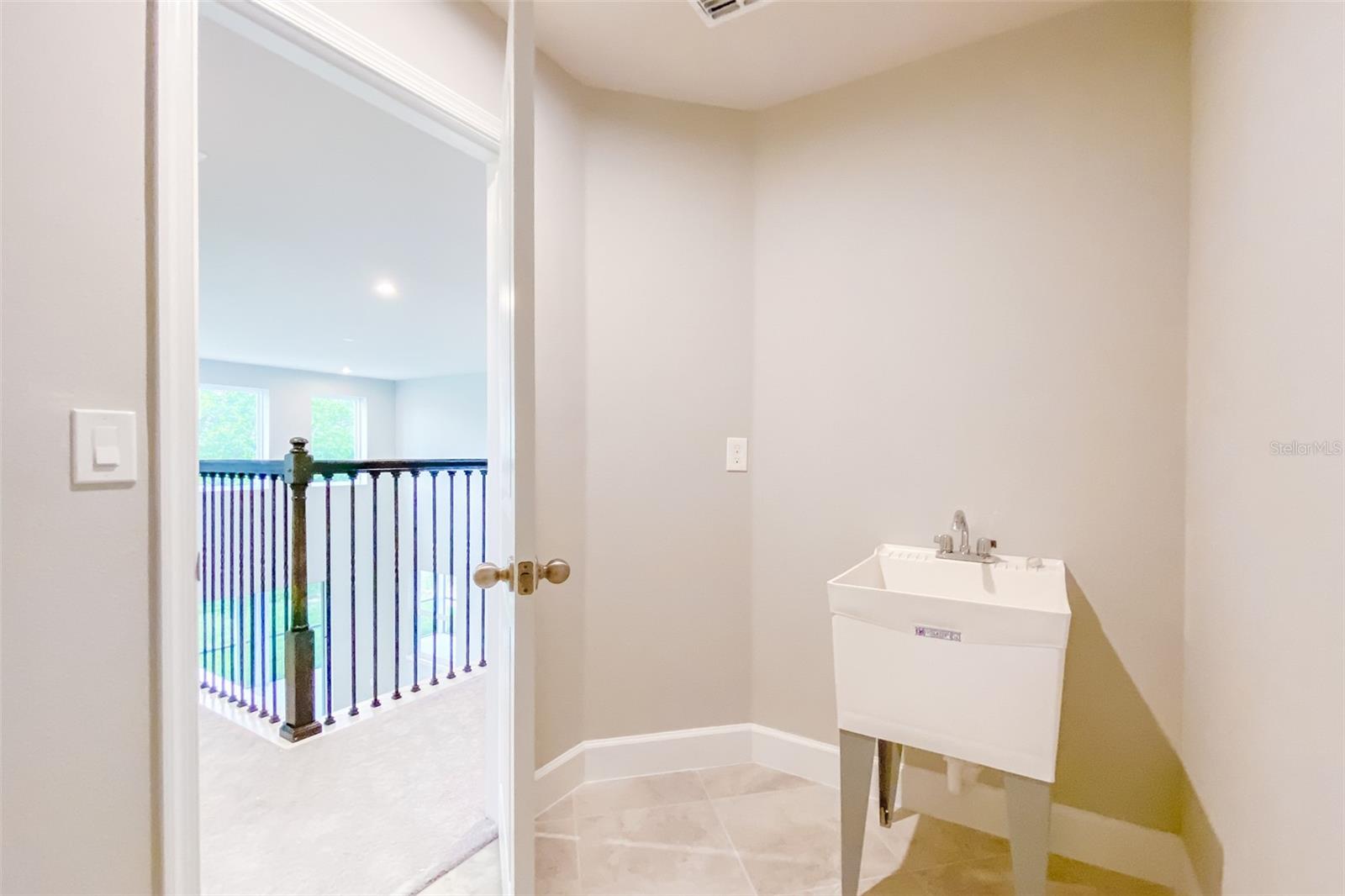 SANCTUARY/LKS/WINDERMERE - Residential Lease