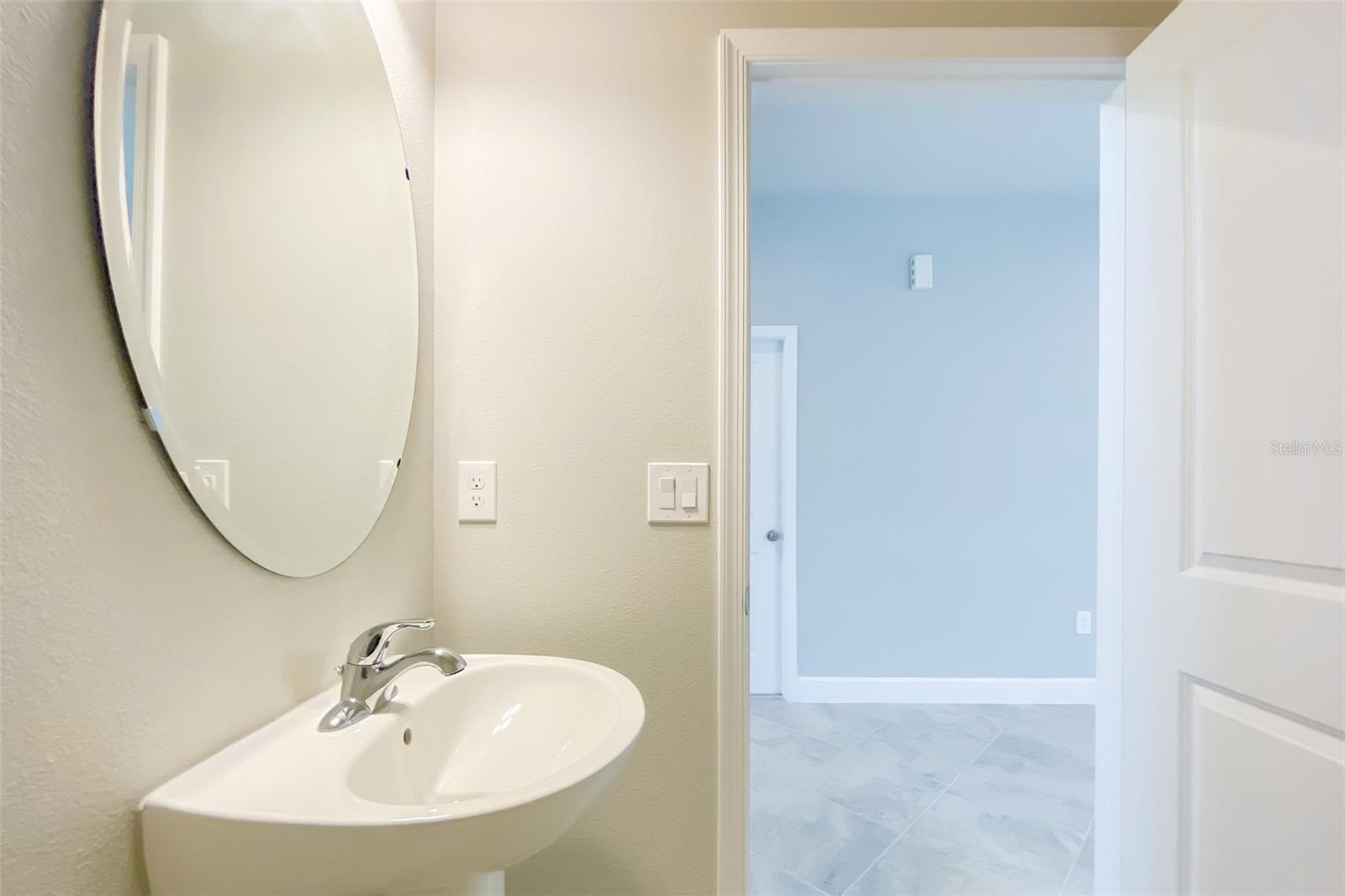 SANCTUARY/LKS/WINDERMERE - Residential Lease