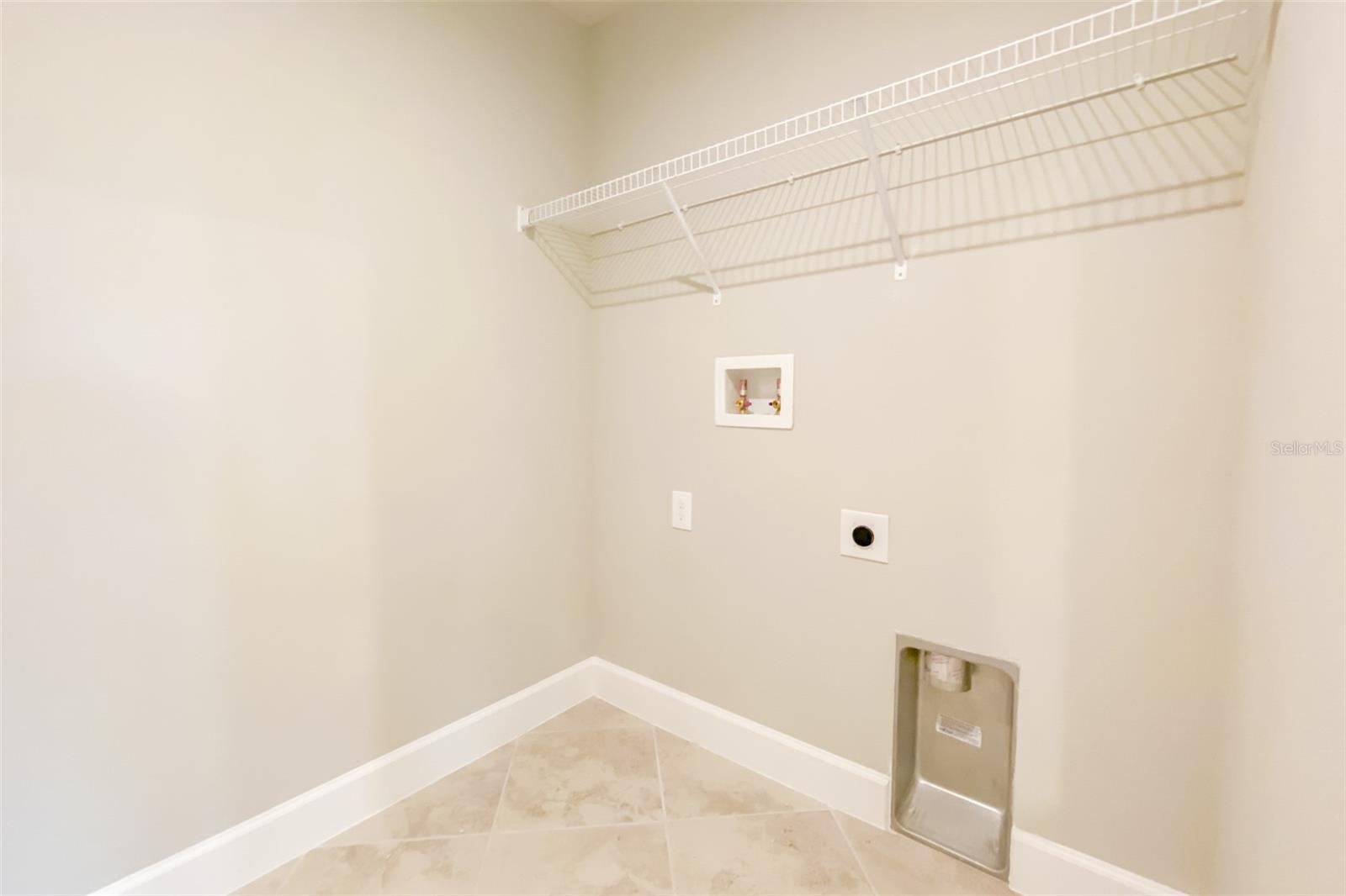 SANCTUARY/LKS/WINDERMERE - Residential Lease