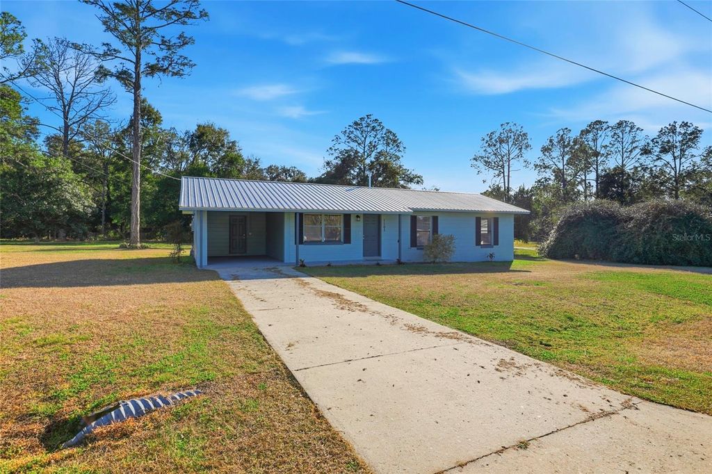 Photo of 1103 NE 4th Avenue, Williston, FL 32696 (MLS # GC537051)
