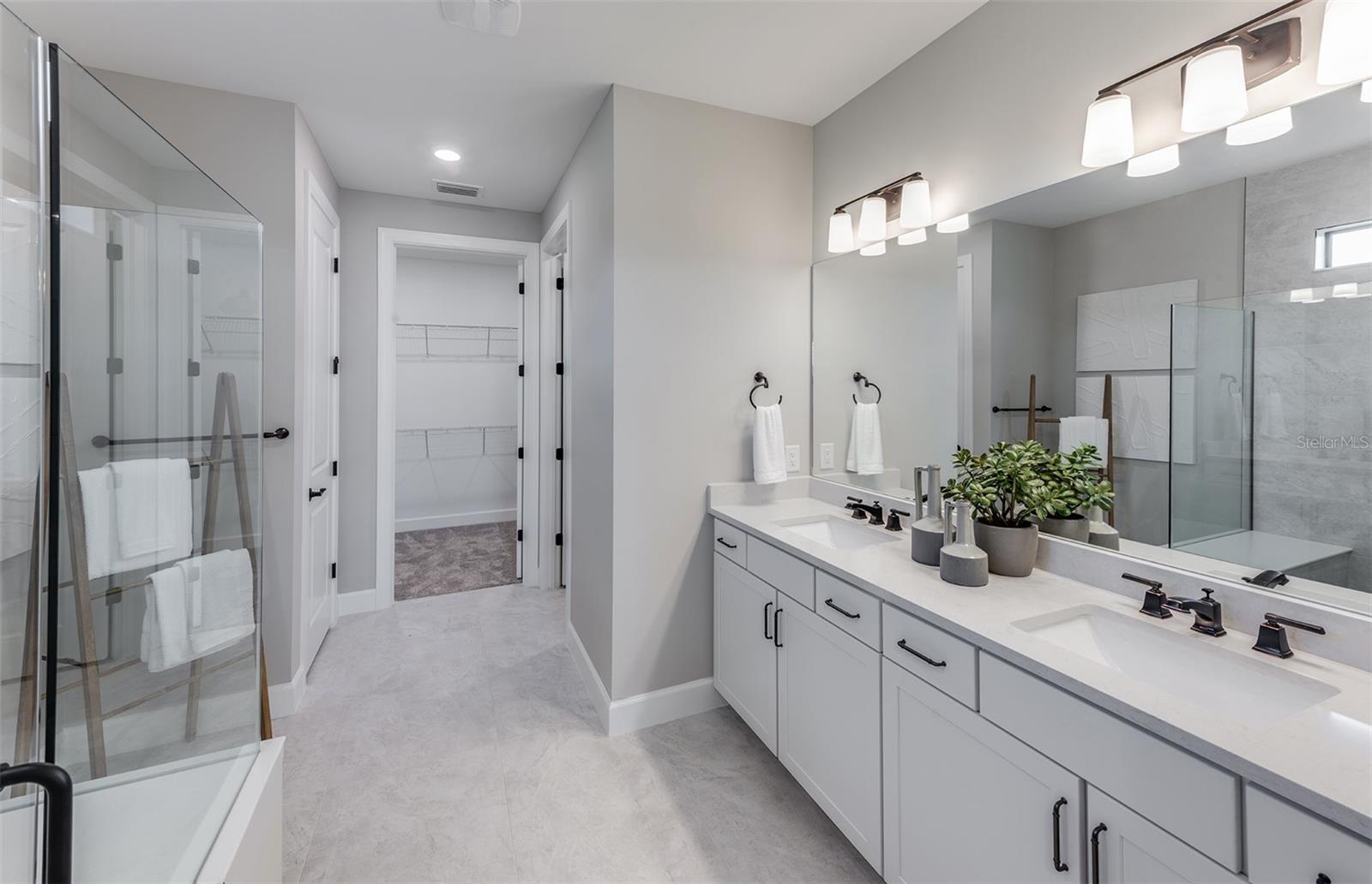 SAPPHIRE POINT AT LAKEWOOD RANCH - Residential