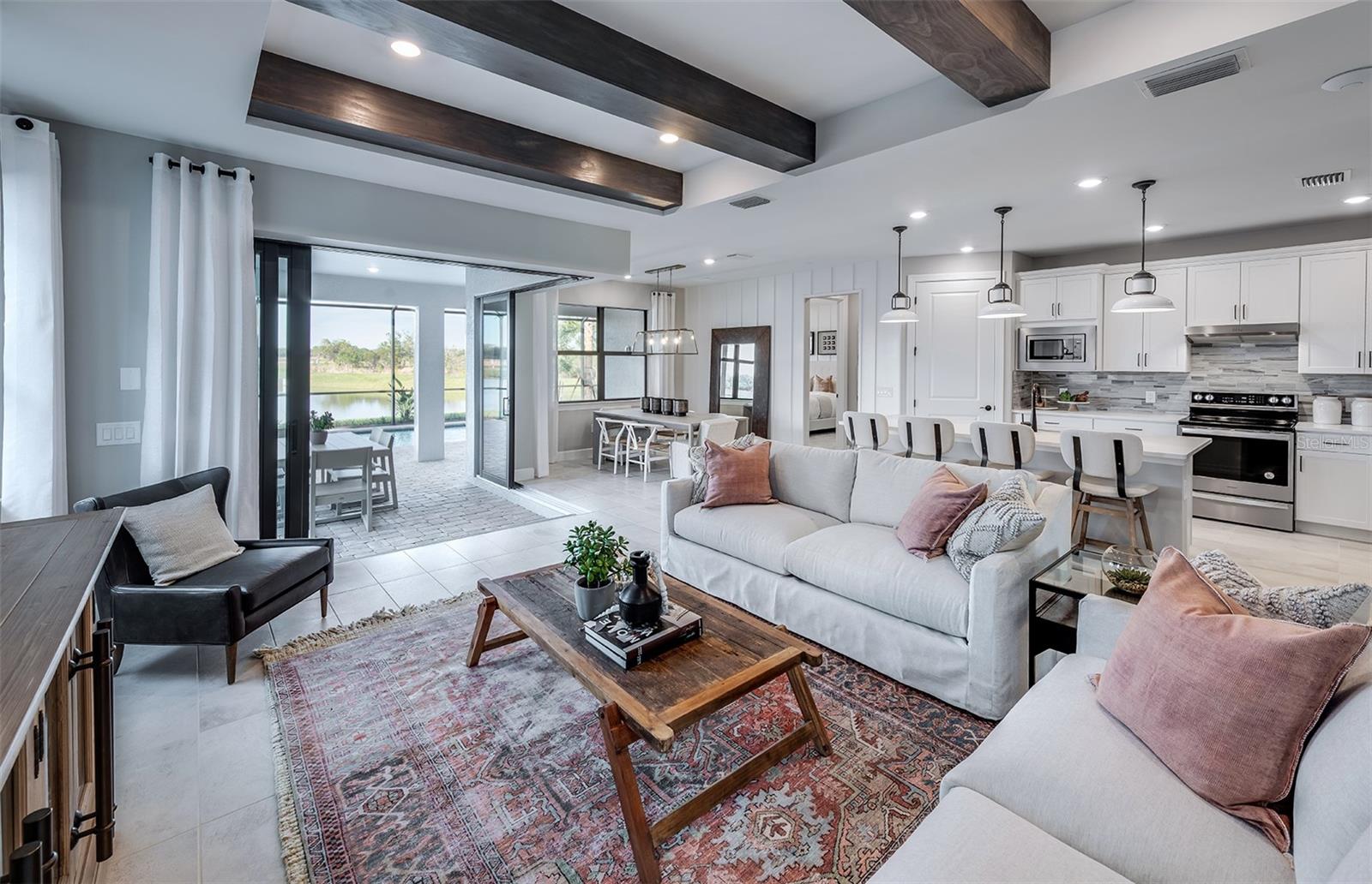 SAPPHIRE POINT AT LAKEWOOD RANCH - Residential