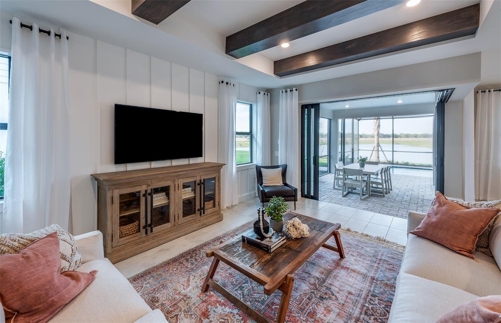 SAPPHIRE POINT AT LAKEWOOD RANCH - Residential