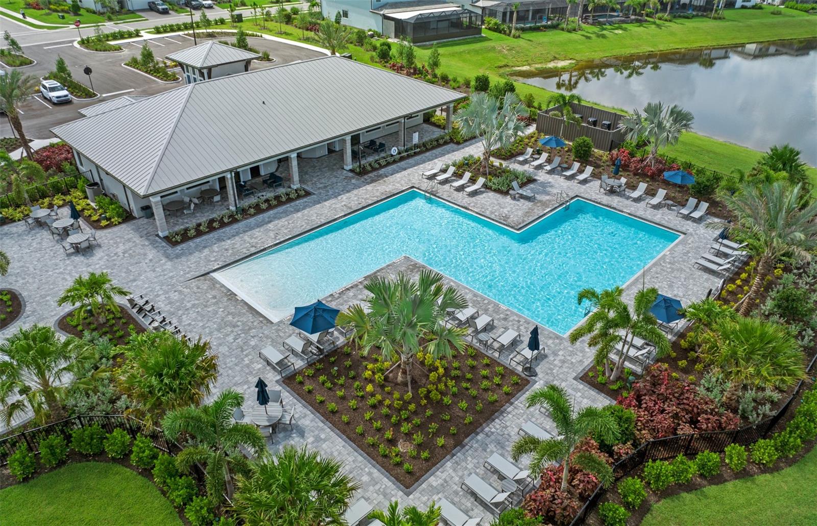SAPPHIRE POINT AT LAKEWOOD RANCH - Residential