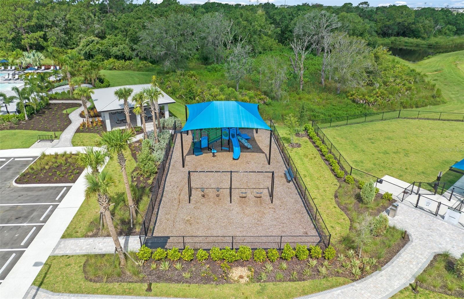 SAPPHIRE POINT AT LAKEWOOD RANCH - Residential