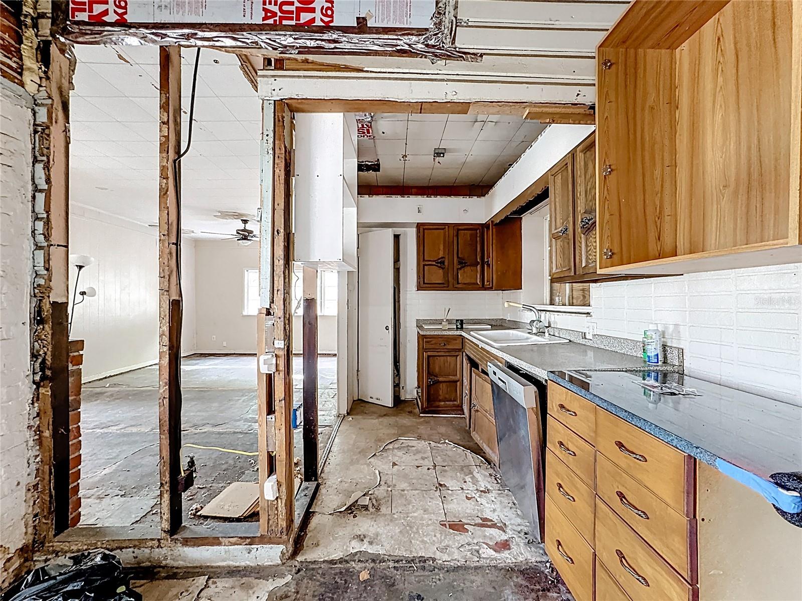 EMILY C EARLES RESUB - Residential