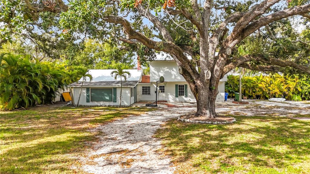 Photo of 216 24th Street W, Bradenton, FL 34205 (MLS # TB8464752)