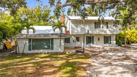 Photo of 216 24th Street W, Bradenton, FL 34205 (MLS # TB8464752)