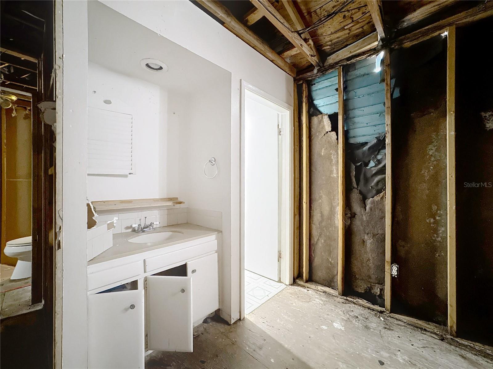 EMILY C EARLES RESUB - Residential