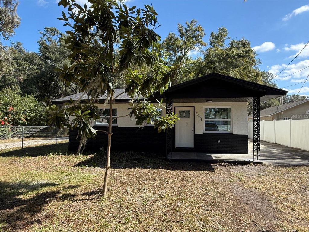 Photo of 2006 N Gordon Street, Plant City, FL 33563 (MLS # TB8447796)