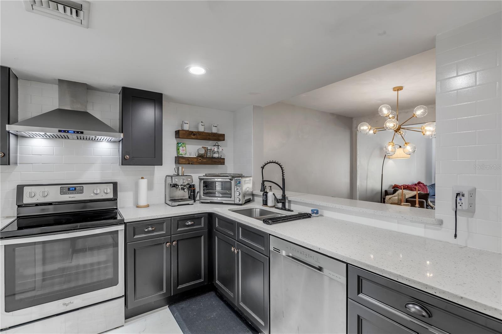 5472 PINE CREEK DRIVE 2006B