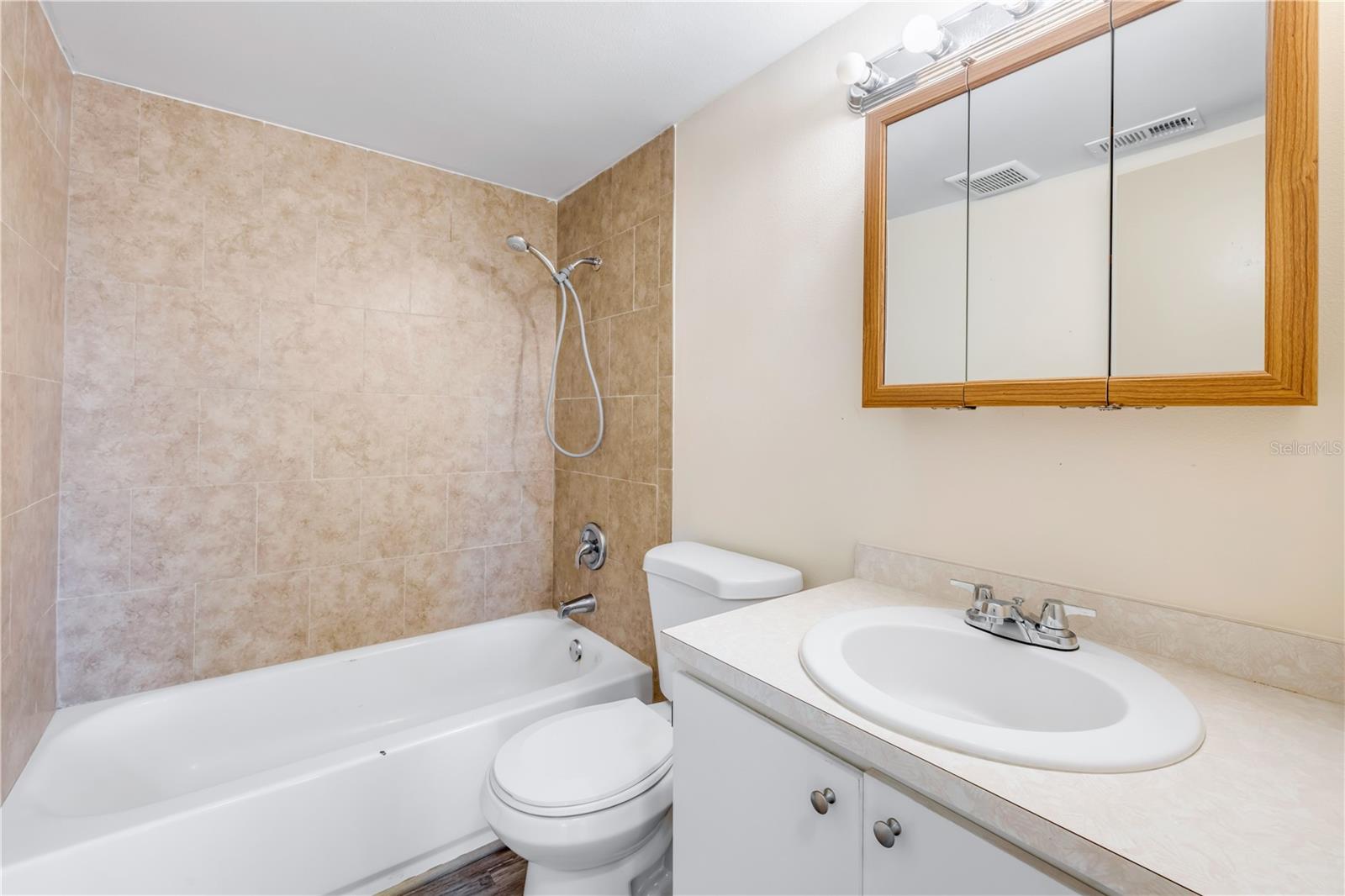 CEDAR HIGHLAND UNIT 01 - Residential