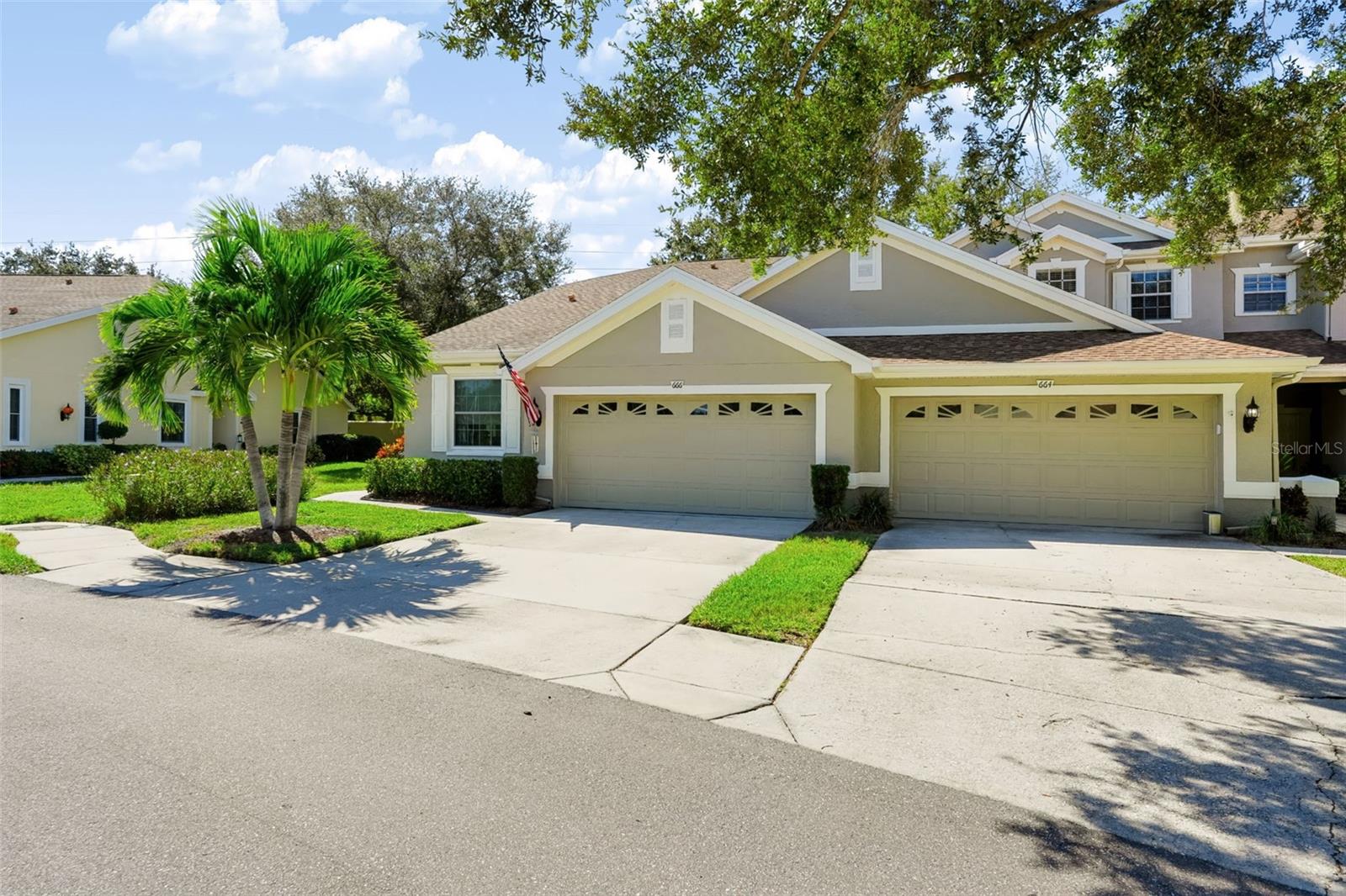 666 SPRING LAKE CIRCLE