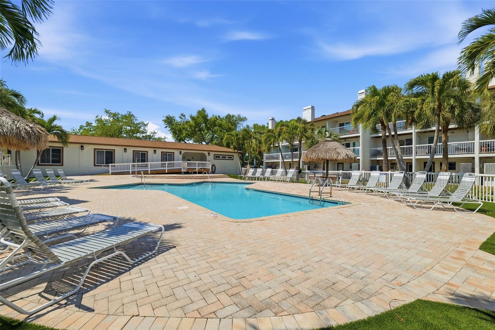 PALMS OF TIERRA - Residential