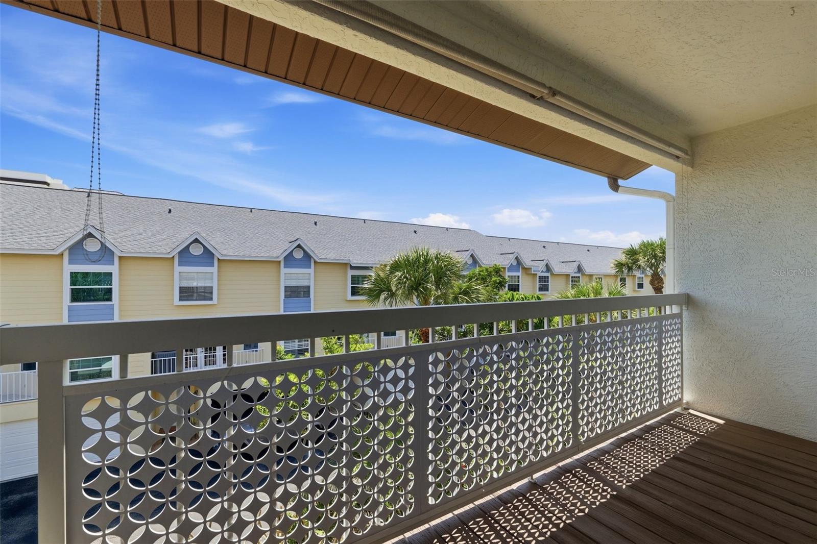 PALMS OF TIERRA - Residential