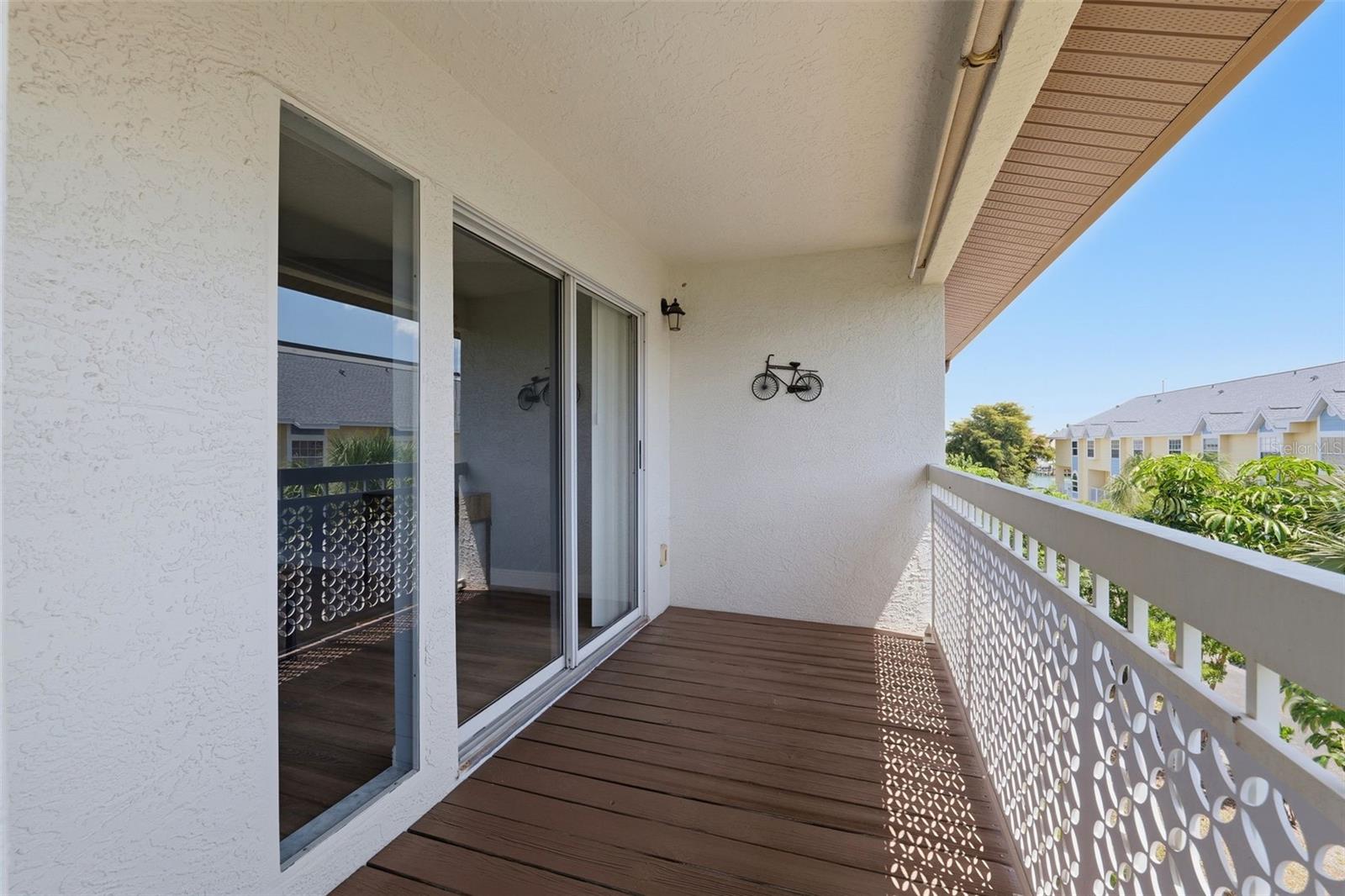 PALMS OF TIERRA - Residential