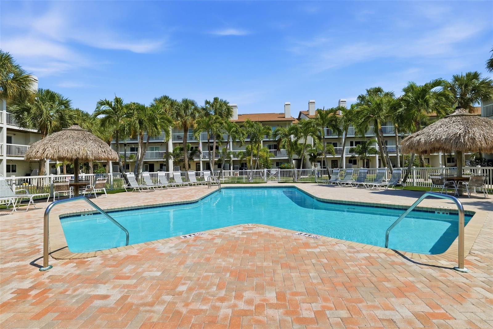 PALMS OF TIERRA - Residential
