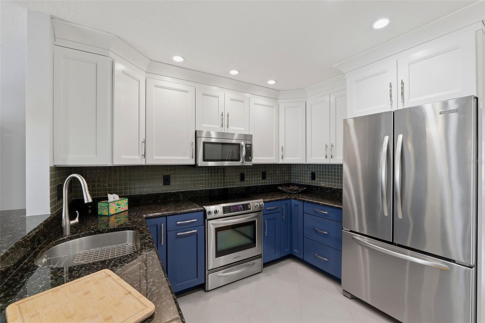 PALMS OF TIERRA - Residential