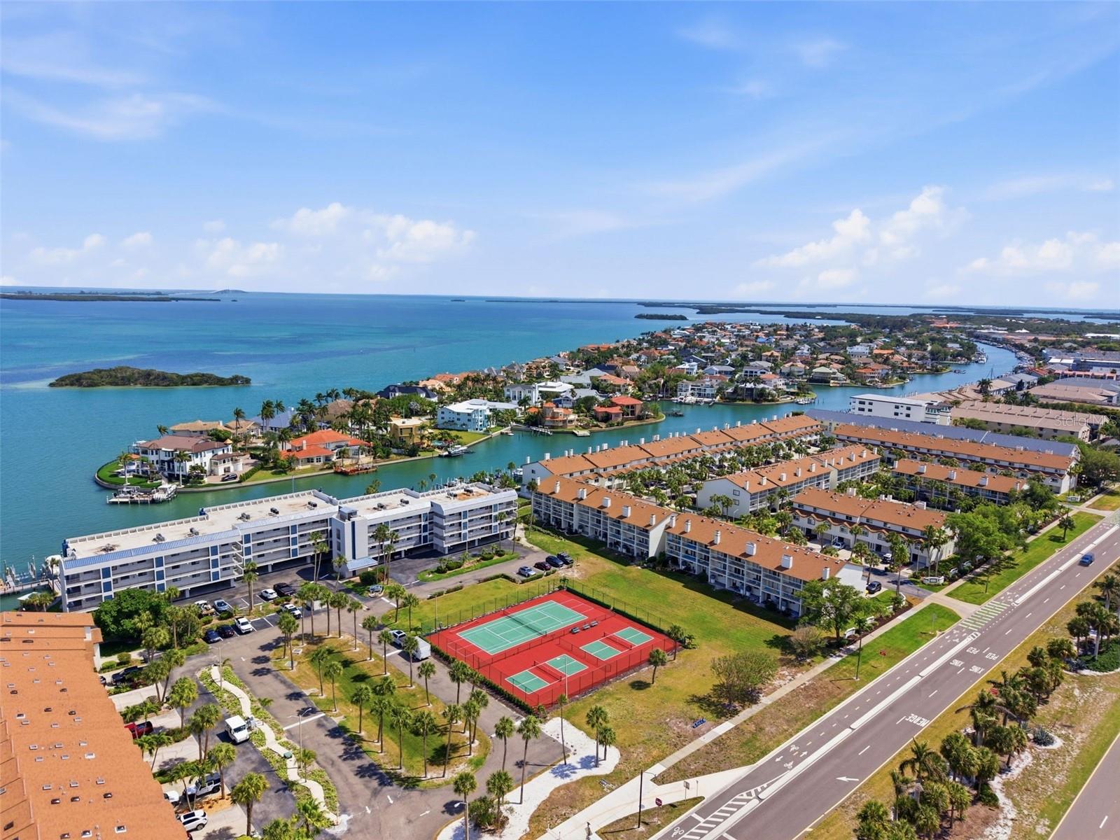 PALMS OF TIERRA - Residential
