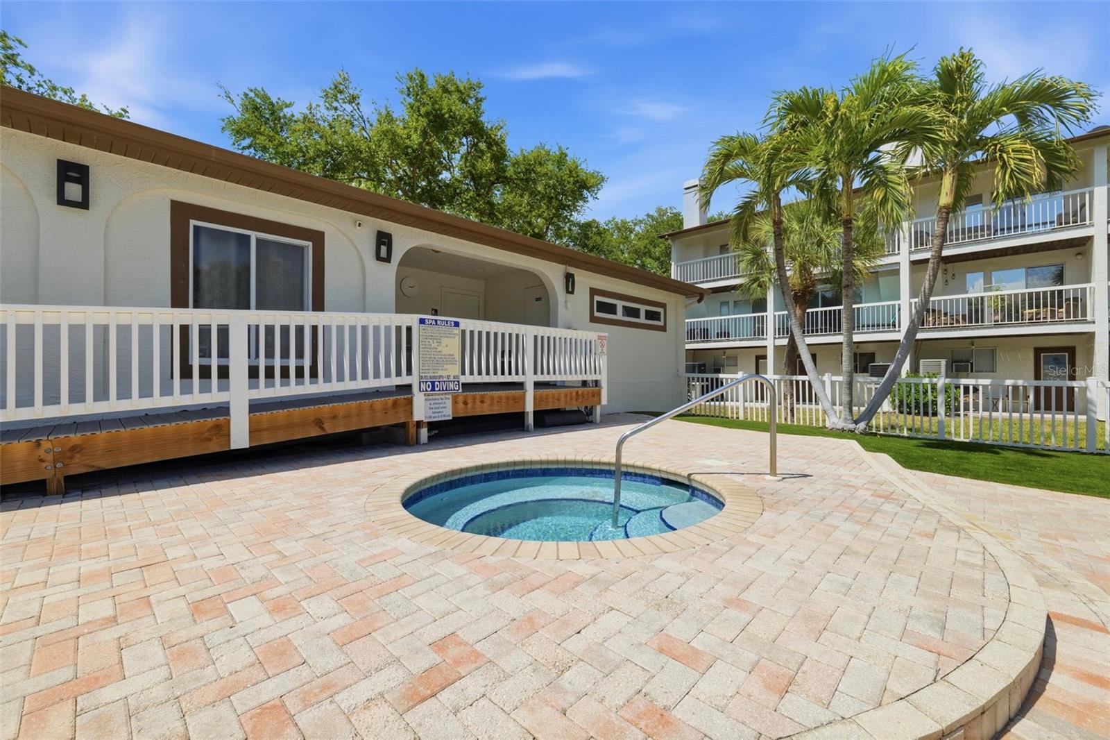 PALMS OF TIERRA - Residential