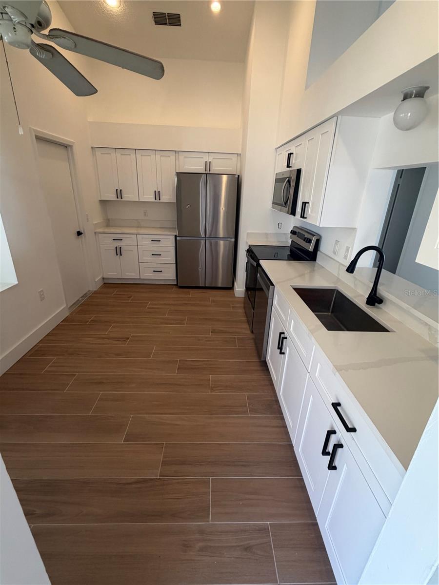 SUNCREST - Residential Lease