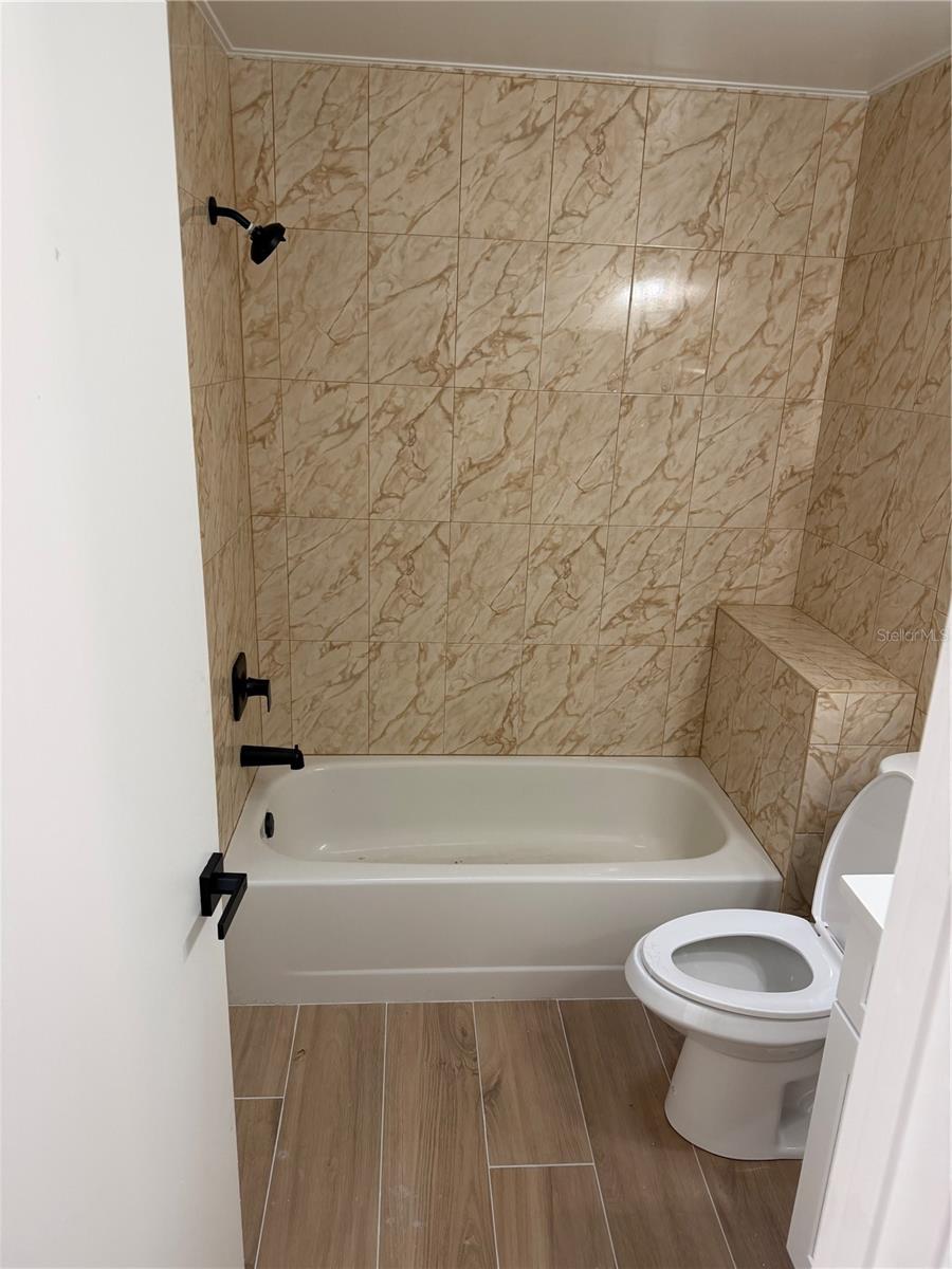 SUNCREST - Residential Lease