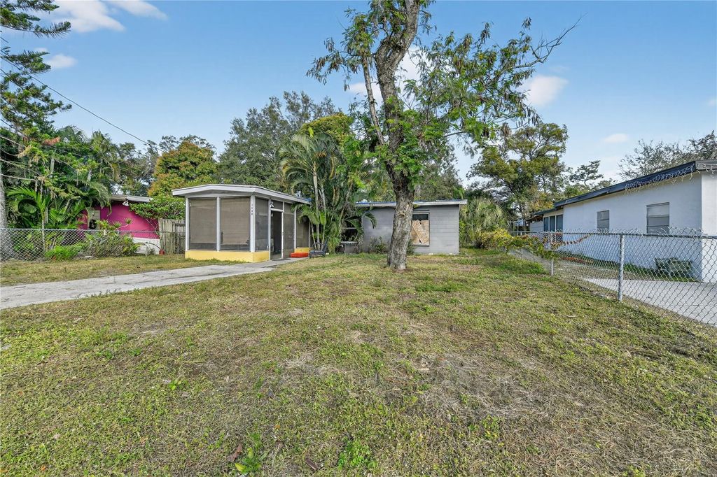 Photo of 1927 7th Avenue E, Bradenton, FL 34208 (MLS # O6371555)