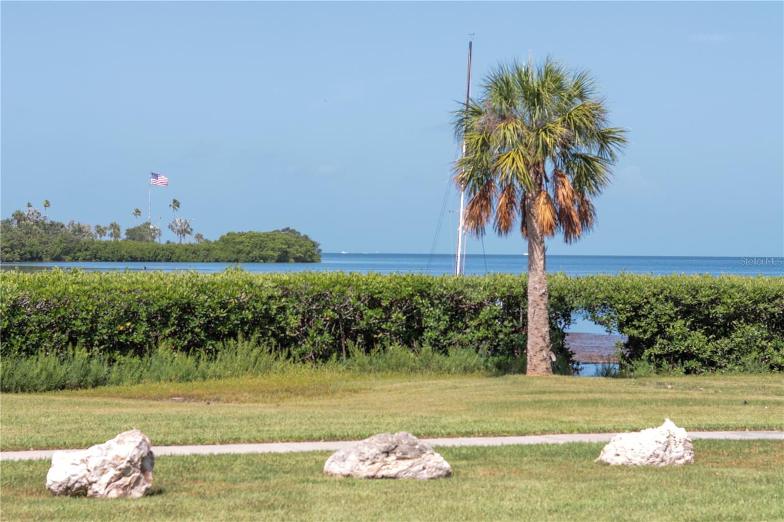 108 SHORE DR
