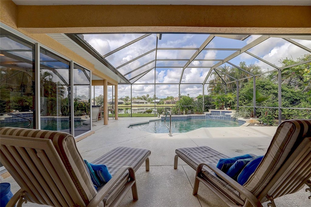 Photo of 12306 Greenbrier Way, Lakewood Ranch, FL 34202 (MLS # A4708720)