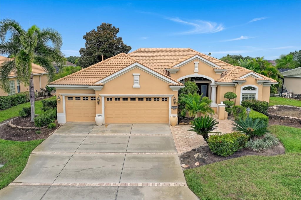 Photo of 12306 Greenbrier Way, Lakewood Ranch, FL 34202 (MLS # A4708720)