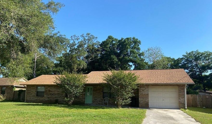 AVAILABLE BY JULY 1ST. Great 3/2 in NE Ocala neighborhood. Home features hardwood floors in living and dining area, tile floors in kitchen and baths, spacious laundry room, one car garage, and spacious wooded fenced backyard. ONLY 1 PET IS ALLOWED WITH A NON REFUNDABLE PET FEE MINIMUM 25 LBS AND BELOW.