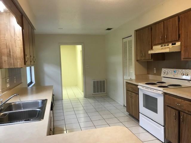 BOULDER HILL - Residential Lease