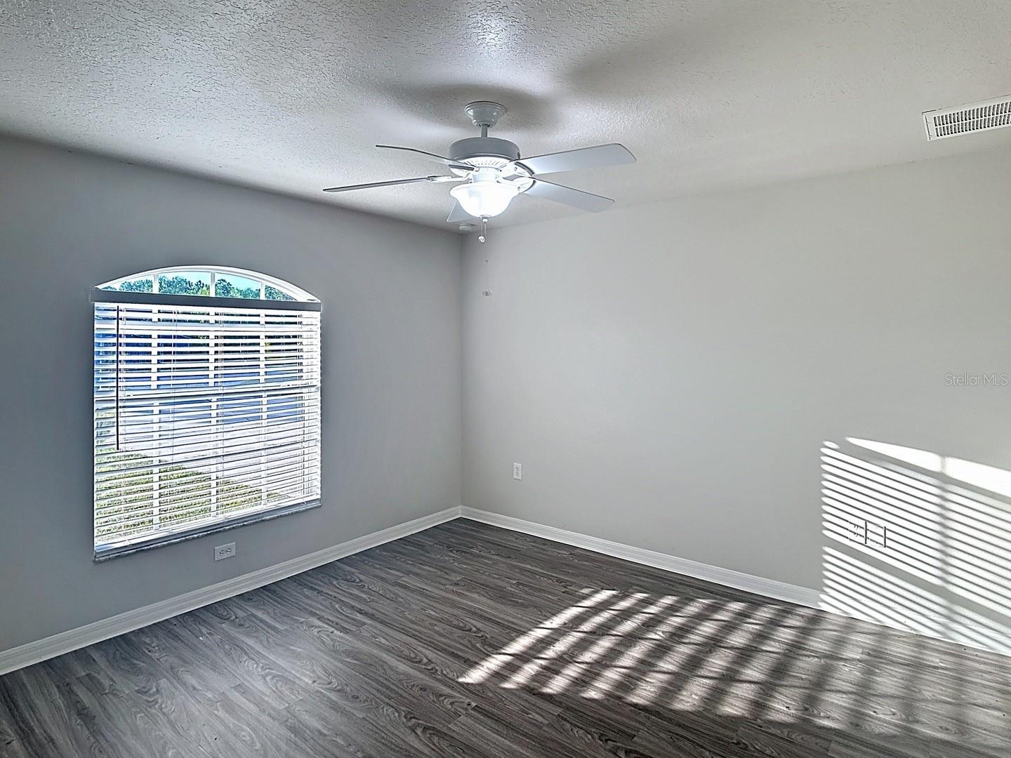 LAKE PADGETT PINES UNREC SUB - Residential