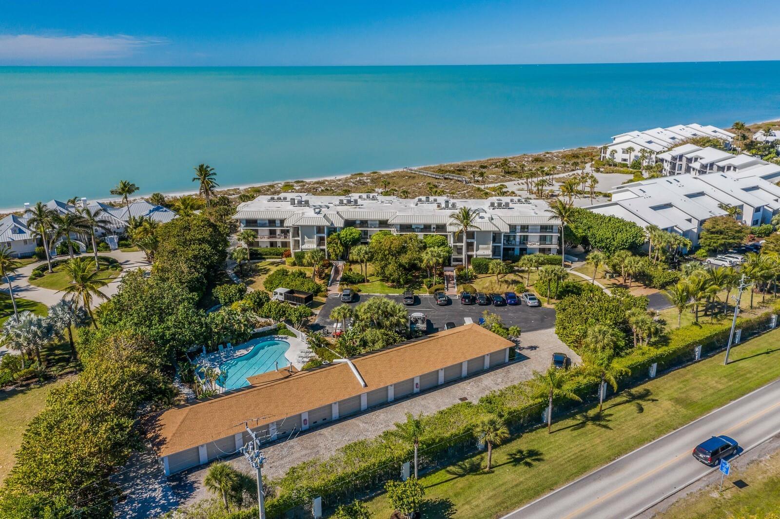 MANOR HOUSE - Residential