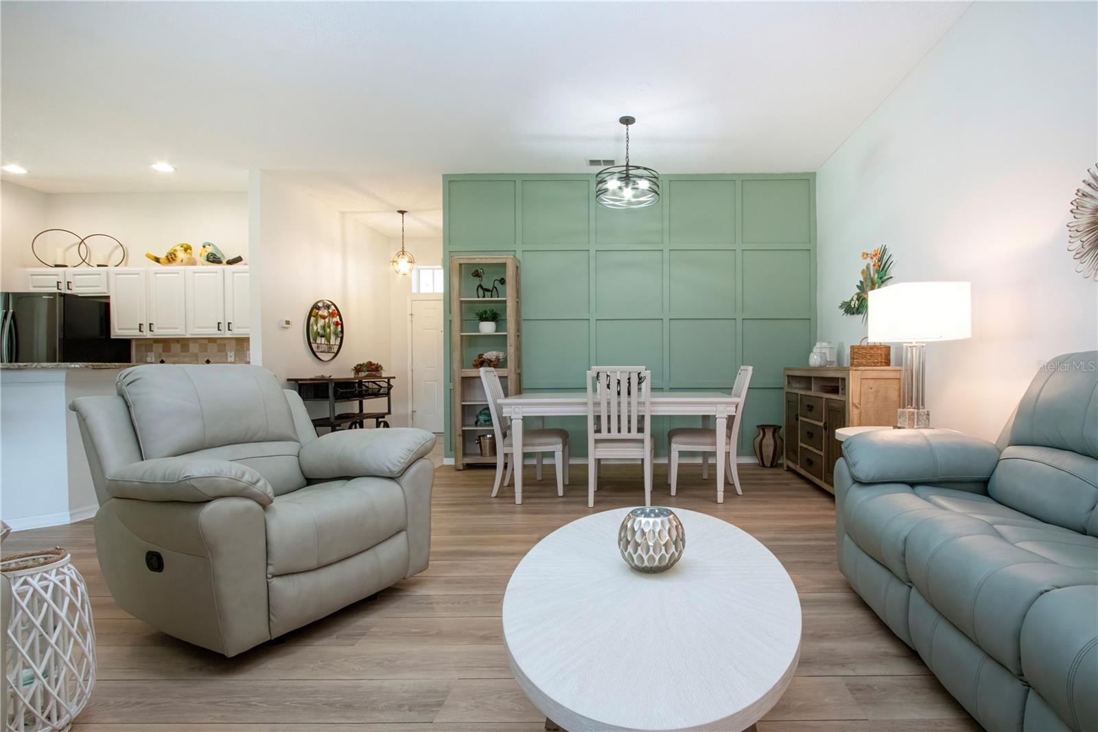 BROOKFIELD CONDO - Residential