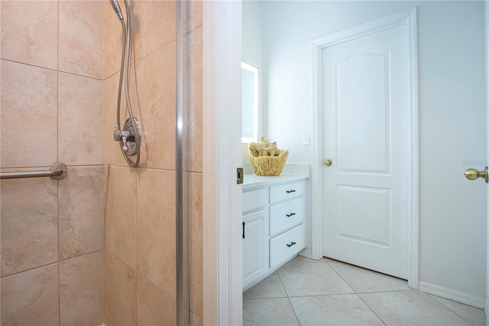 BROOKFIELD CONDO - Residential